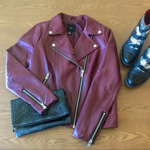 Forever 21 Jackets & Blazers - 🧞‍♂️Free if you spend 35$ or more🧞‍♂️